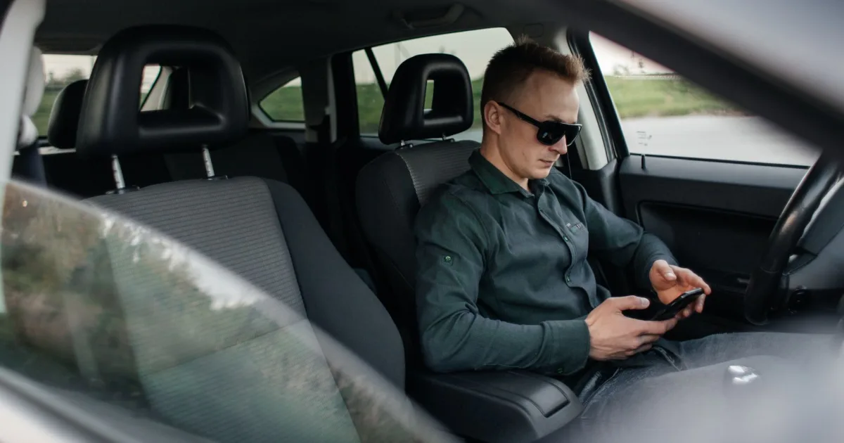 Bantal Leher Mobil: Ergonomi untuk Perjalanan Jauh