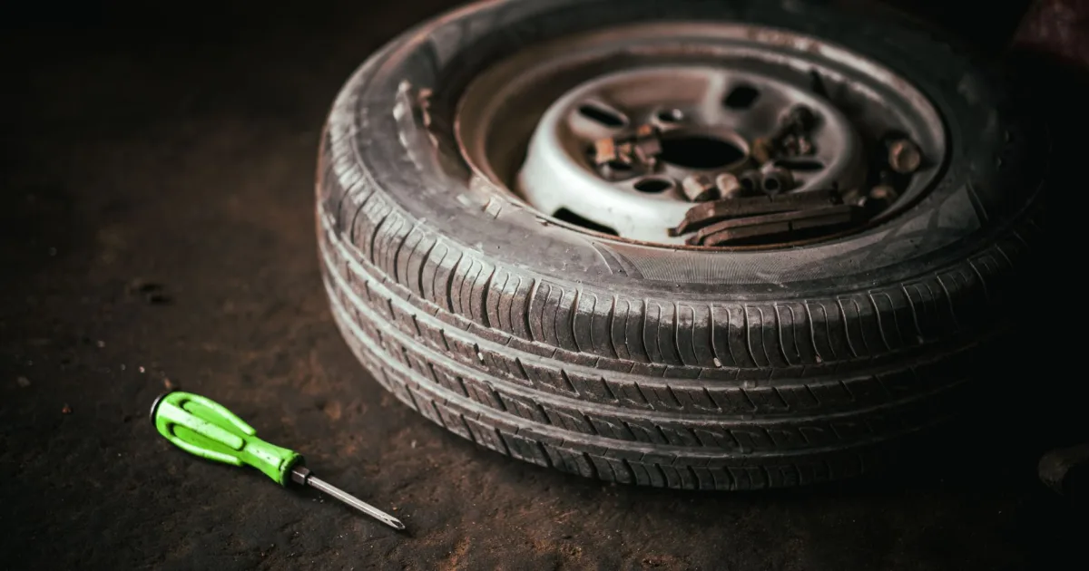 Cara Tambal Ban Tubeless Sendiri: Alat dan Batas Amannya