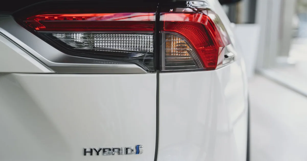 Perbedaan HEV, PHEV, dan BEV yang Sering Tertukar
